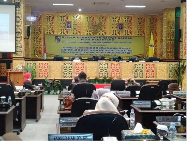 Fraksi DPRD Sampaikan Pandangan Umum Terhadap LKPj Walikota Pekanbaru TA 2020
